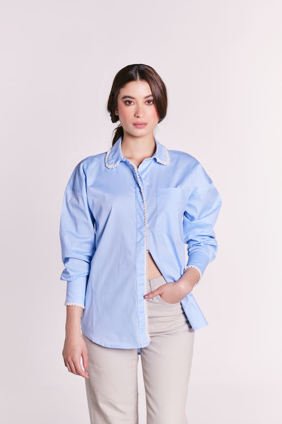 Camisa oversized azul en algodón con detalles Perla